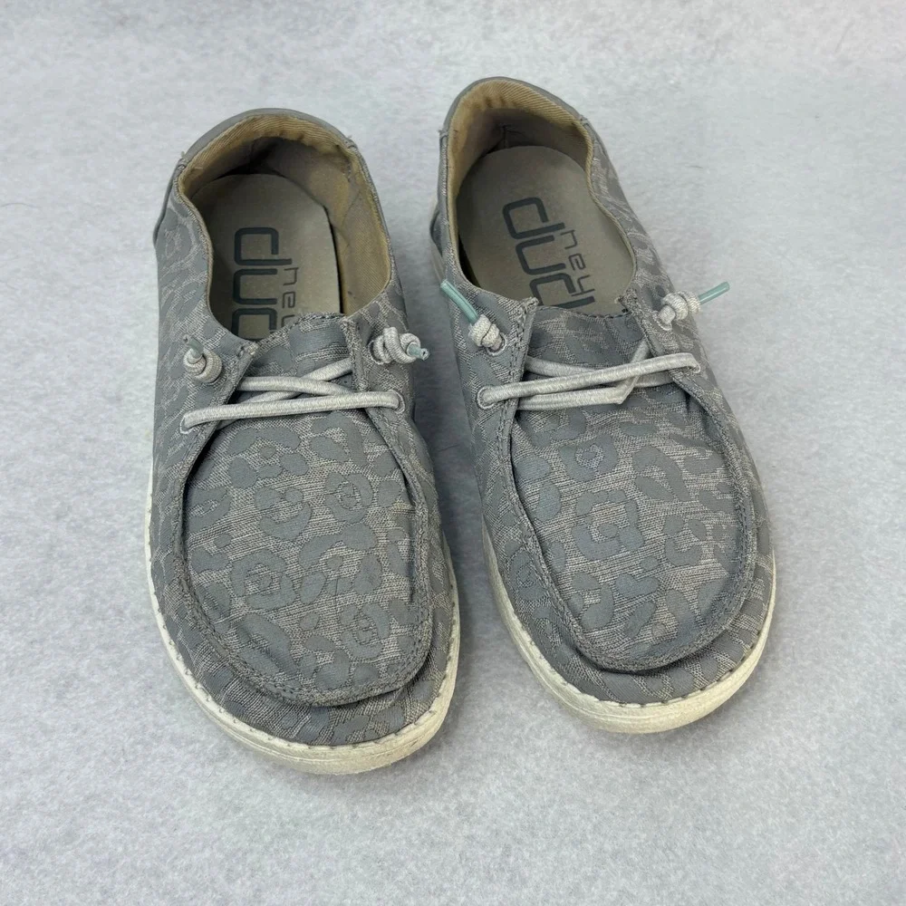 Hey Dude Wendy Youth Sz3 Ladies 4 Cat Eye Grey Leopard‎ Print Slip On Shoes